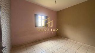 CASA NO BAIRRO CARMO - OPORTUNIDADE DE INVESTIMENTO OU MORADIA!
