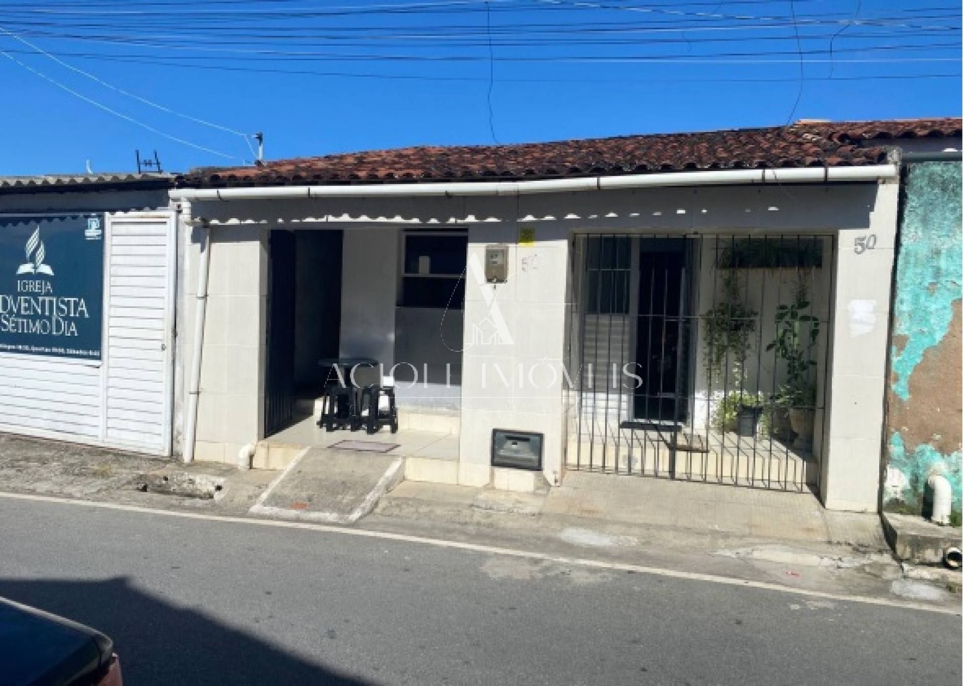 Casa a Venda com Área Residencial e Comercial no bairro Chã de Bebedouro.