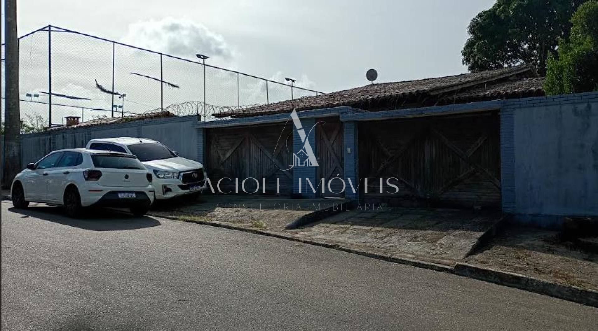 Casa a Venda (Padrão Chácara) no bairro Petrópolis.