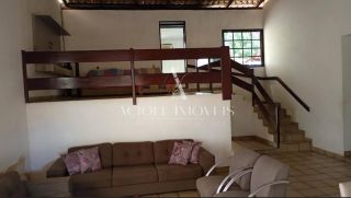Casa a Venda (Padrão Chácara) no bairro Petrópolis.