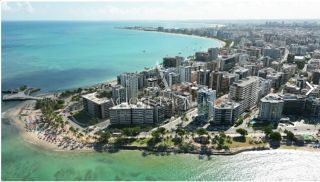 Apartamento a Venda no Edifício Grand Yacht no bairro de Ponta Verde.