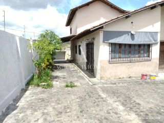 Casa Com Ponto Comercial a Venda na Cidade de Atalaia/AL.