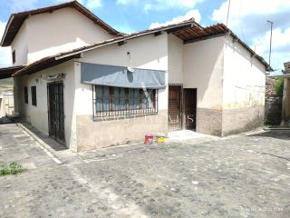 Casa Com Ponto Comercial a Venda na Cidade de Atalaia/AL.