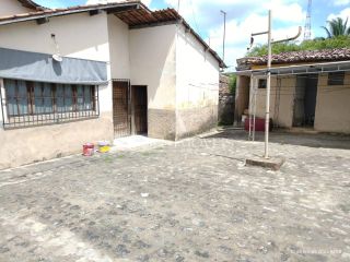 Casa Com Ponto Comercial a Venda na Cidade de Atalaia/AL.
