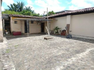 Casa Com Ponto Comercial a Venda na Cidade de Atalaia/AL.