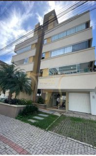 OPORTUNIDADE á venda em bombinhas. Apartamento de 3 dormitórios sendo 1 suítes, 1 vaga, mobiliado!!