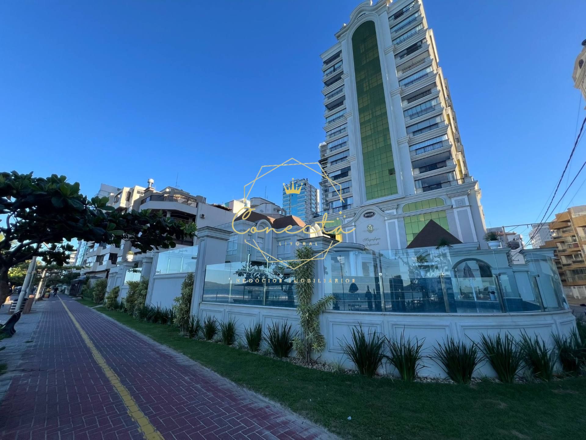 APARTAMENTO FINAMENTE MOBILIADO, apartamento a venda 4 suítes, 4 vagas de garagem. MEIA PRAIA/ITAPEMA