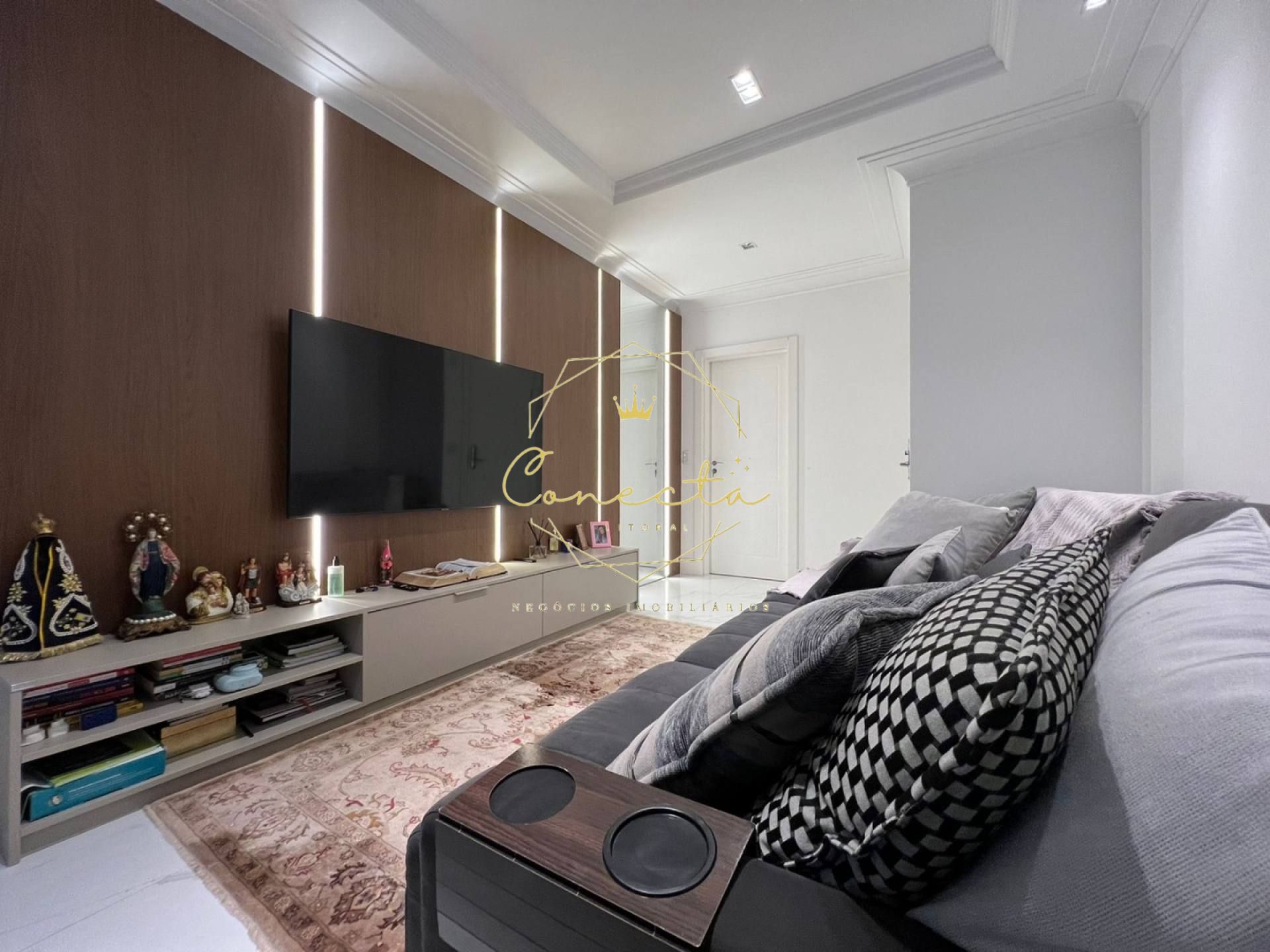 Apartamento mobiliado frente avenida, 3 suítes, 2 vagas.