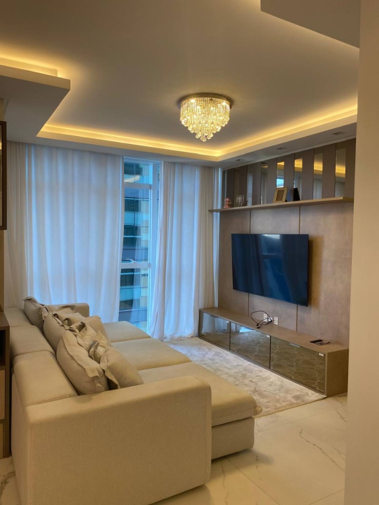 Apartamento a venda em itapema, finamente mobiliado, 4 suítes, 3 vagas de garagem escriturada! Lazer completo.