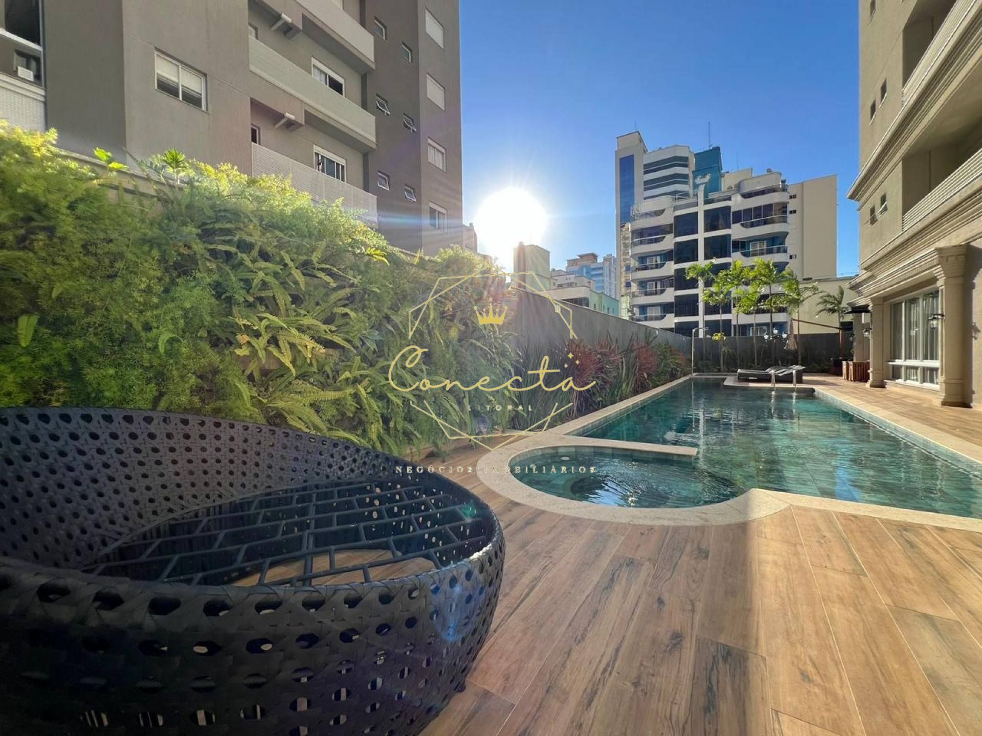 Apartamento mobiliado a venda em Itapema, 4 suítes, 3 vagas de garagem, andar alto!!