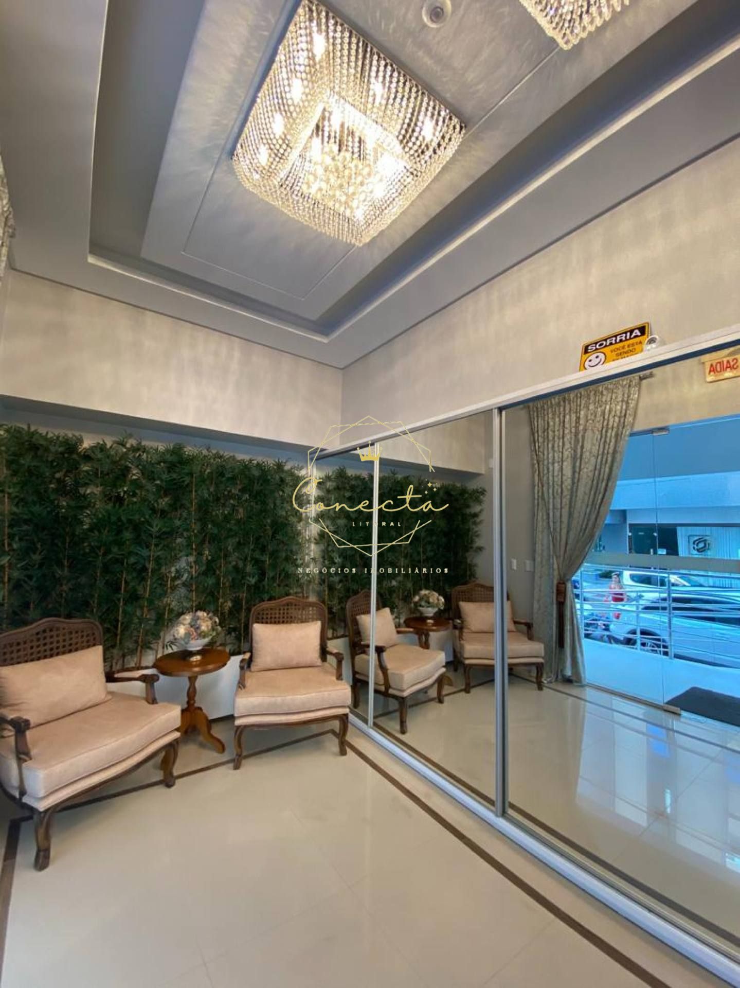 Apartamento a venda em Itapema/Meia Praia, mobiliado, composto de 3 suítes com 2 vagas!