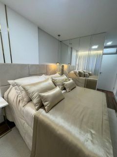 Apartamento finamente mobiliado, 2 dormitórios sendo 1 suíte, 1 vaga, andar alto.