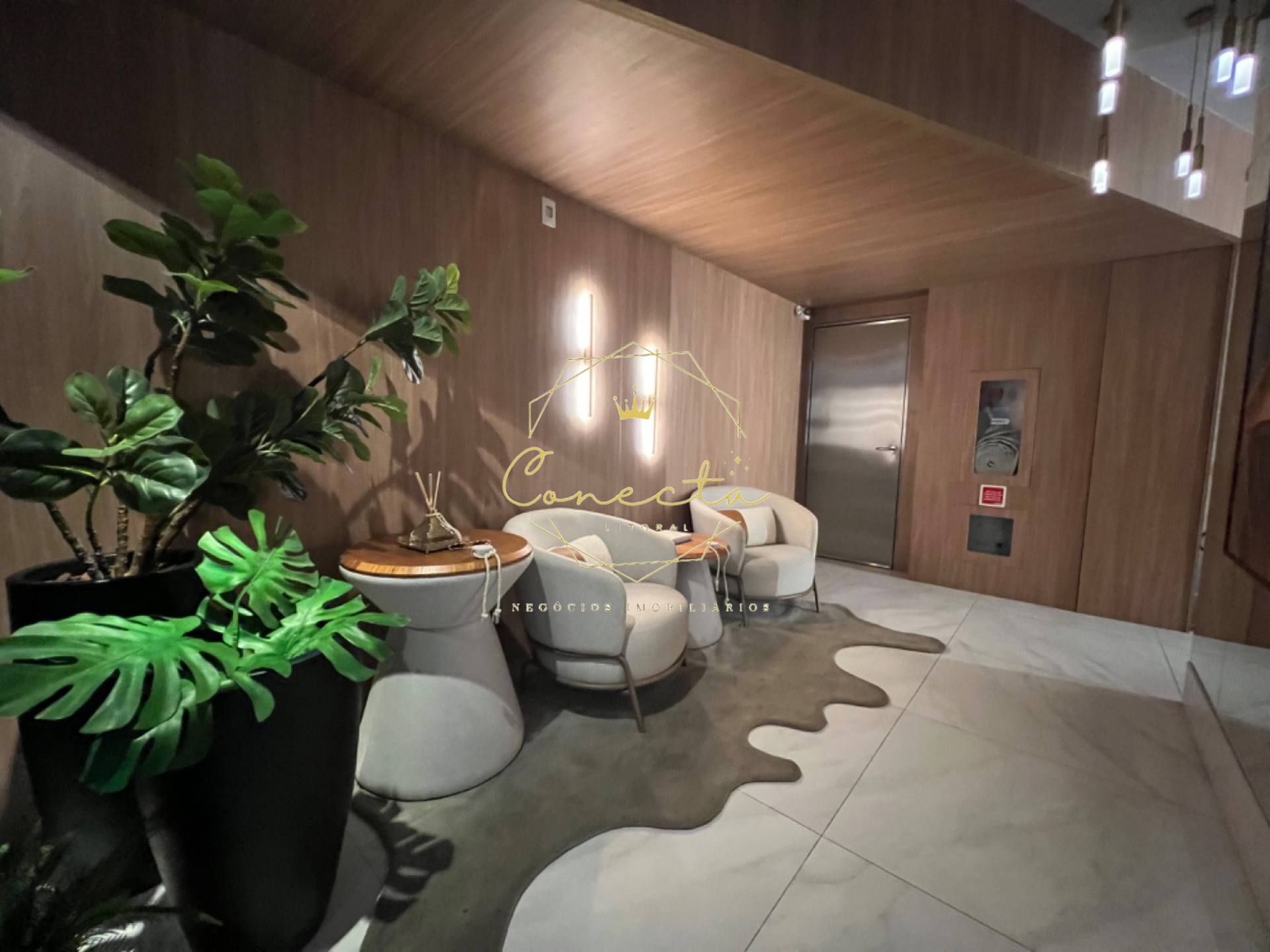 Apartamento finamente mobilado, sendo 2 suítes, duas vagas de garagem, andar alto!!