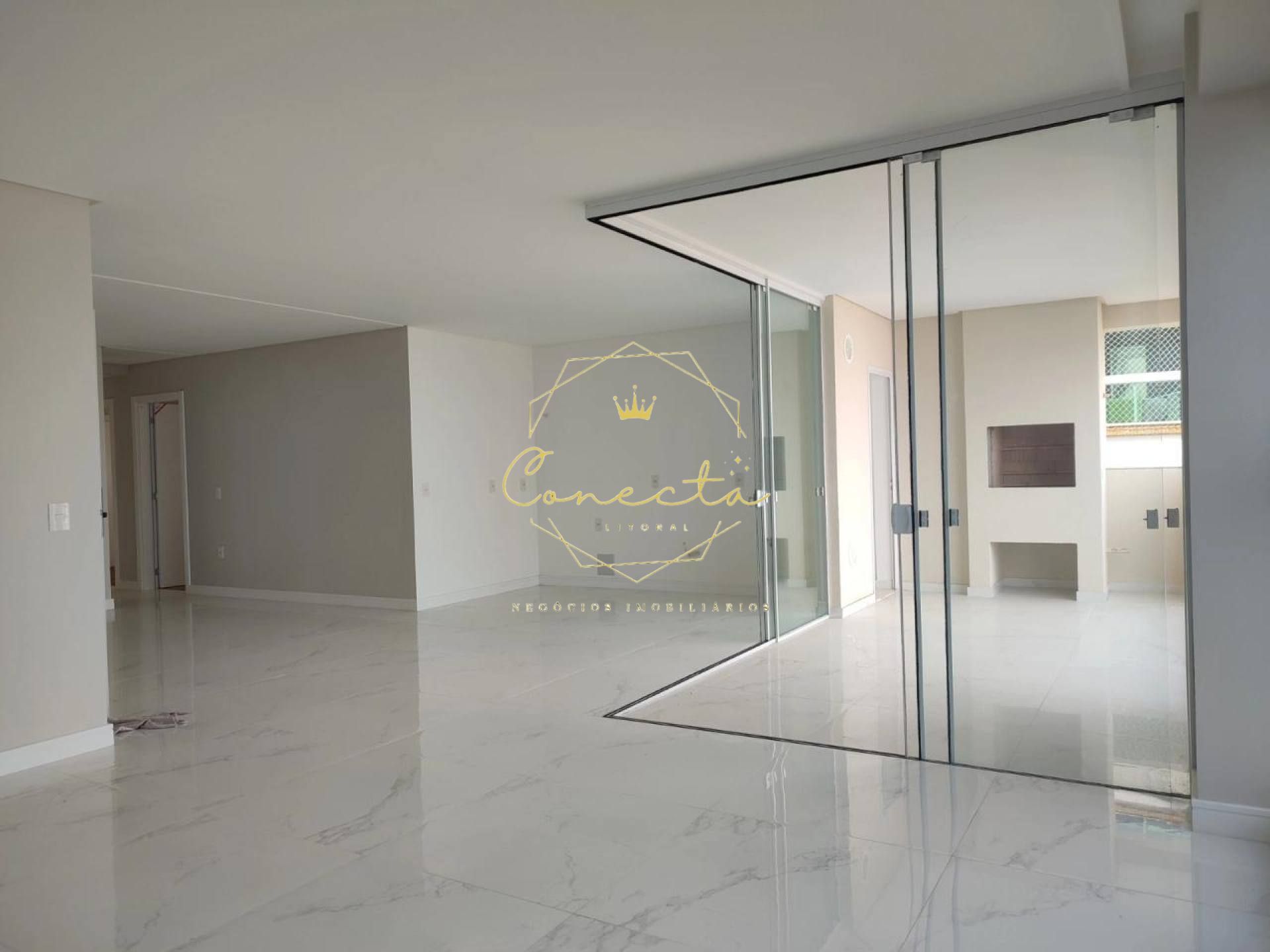 Apartamento a venda em itapema/ meia praia. Composto de 4 suítes, 3 vagas de garagem.