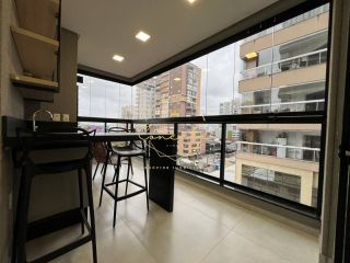 Apartamento a venda em itapema/meia praia, 2 suítes, 2 vagas de garagem, mobiliado.