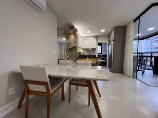 Apartamento a venda em itapema/meia praia, 2 suítes, 2 vagas de garagem, mobiliado.