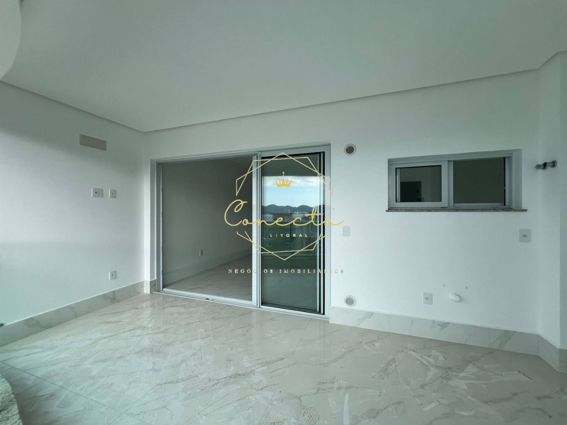 QUADRA MAR A VENDA. Apartamento 4 suítes andar alto, 3 vagas, vista mar, lazer completo