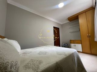 OPORTUNIDADE ÚNICA COM VISTA MAR! Apartamento com 4 dormitórios mobiliado, sendo 1 suíte, 2 vagas de garagem!