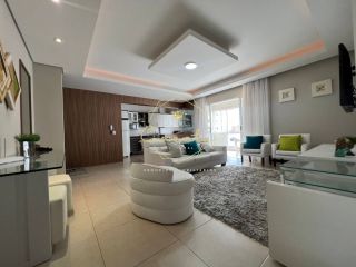 OPORTUNIDADE ÚNICA COM VISTA MAR! Apartamento com 4 dormitórios mobiliado, sendo 1 suíte, 2 vagas de garagem!