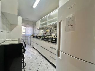 Apartamento mobiliado a venda, 3 dormitórios, 1 vaga de garagem!