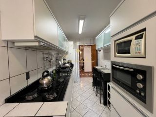 Apartamento mobiliado a venda, 3 dormitórios, 1 vaga de garagem!