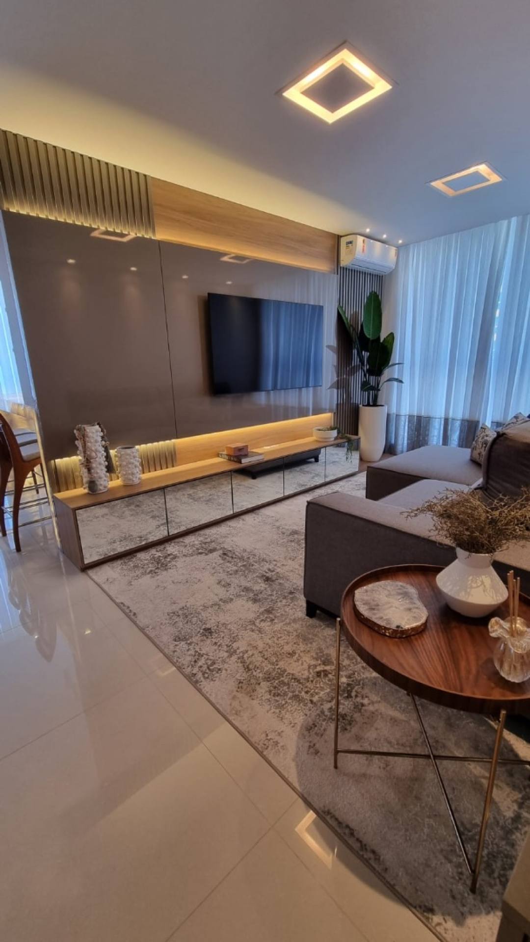 APARTAMENTO a venda na quadra do mar, próximo ao novo Píer turístico.