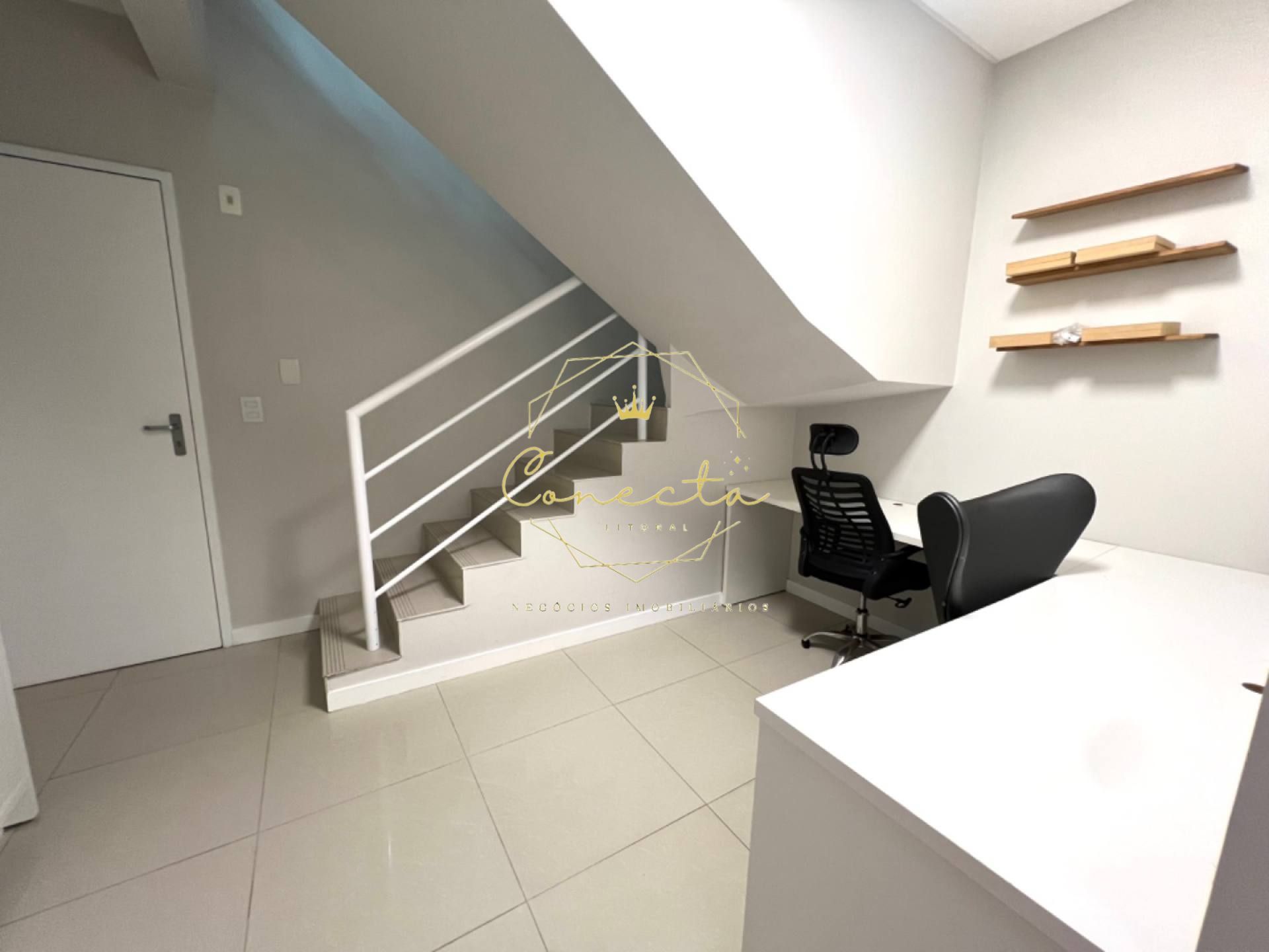 CONECTA LITORAL NEGÓCIOS IMOBILIÁRIOS VENDE!  Apartamento  COBERTURA DUPLEX, em Itapema/Meia Praia