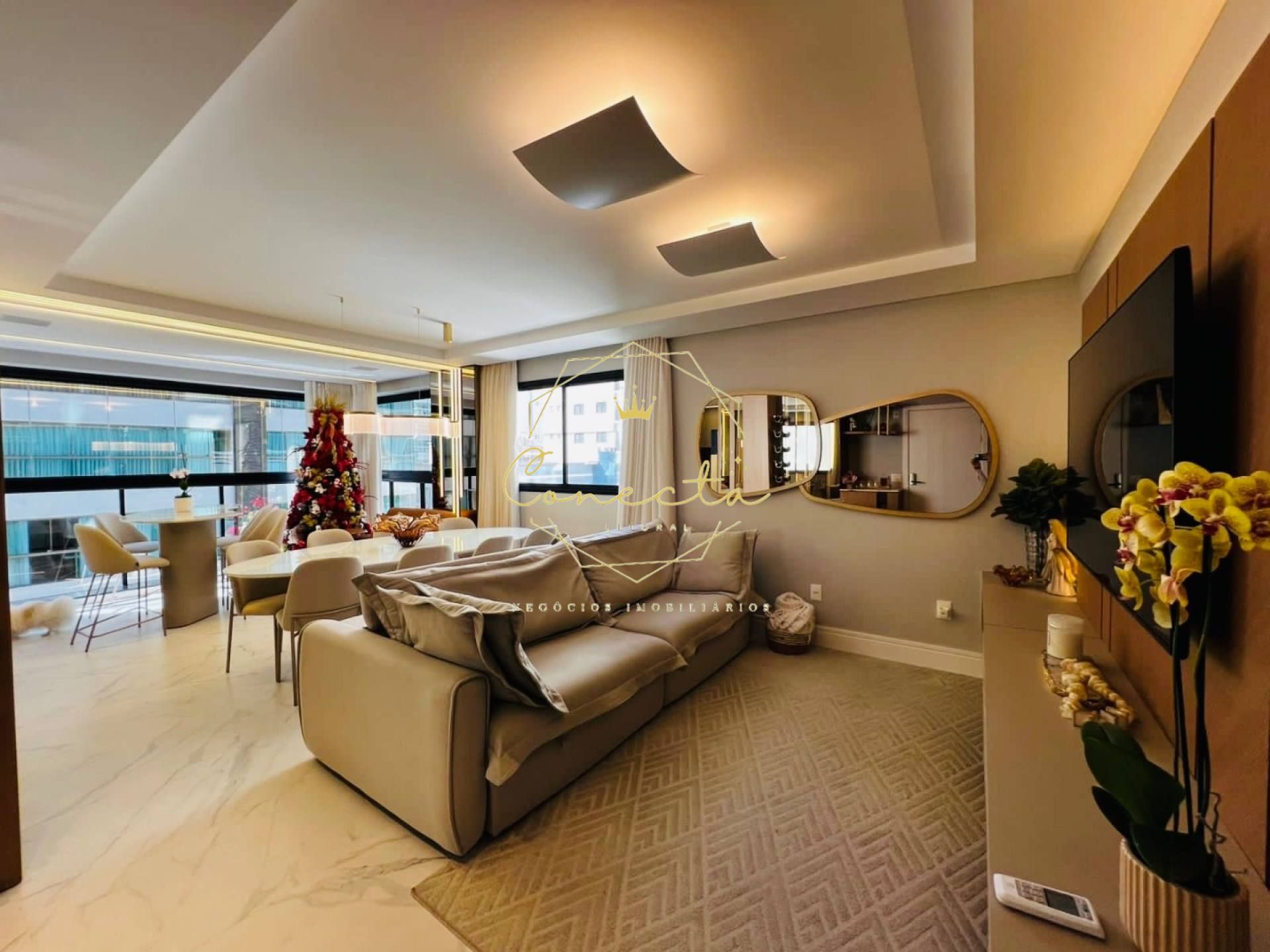 APARTAMENTO FINAMENTE MOBILIADO A VENDA E ITAPEMA! 4 suítes, 3 vagas!