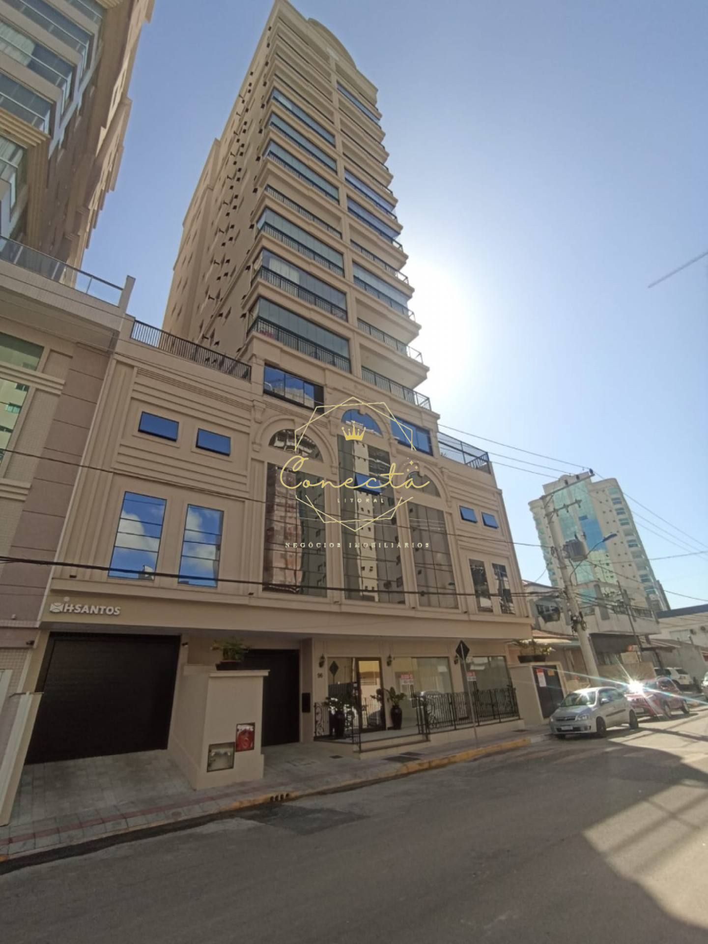 Apartamento a venda CENTRO DE ITAPEMA, 3 suítes com duas vagas de garagem!!