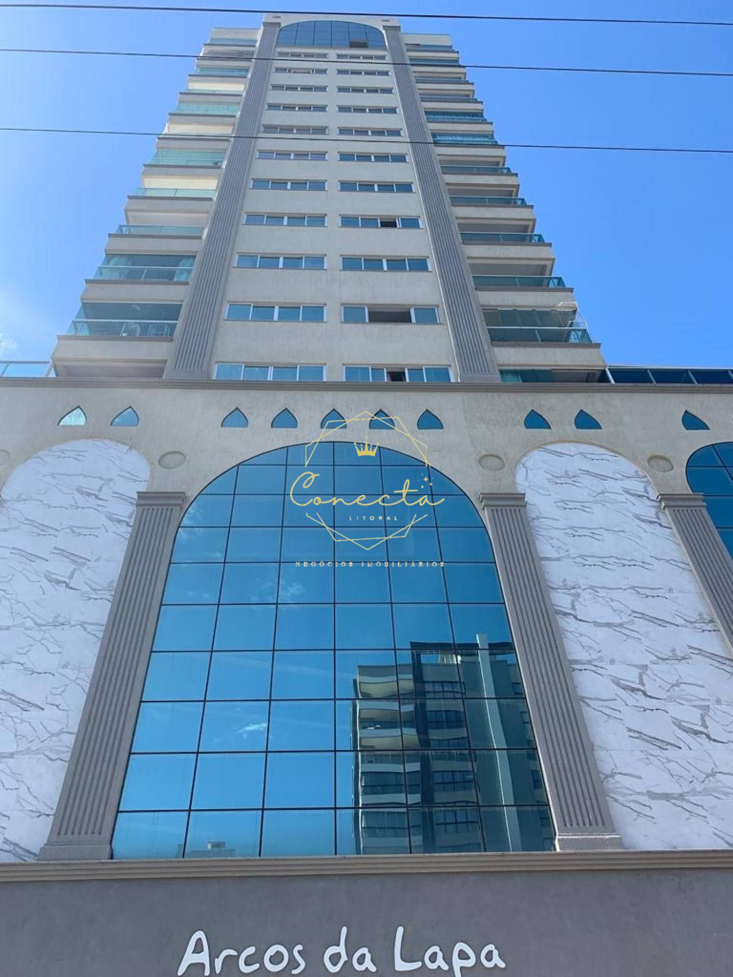 Apartamento a venda em Itapema semimobiliado, 3 suítes, 2 vagas!!