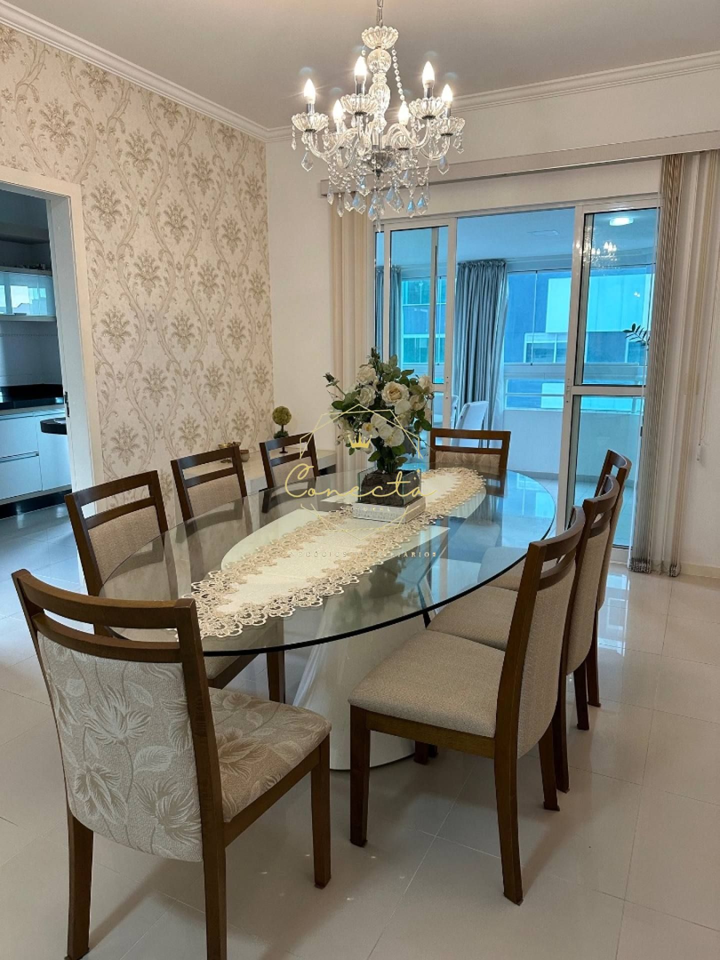 Apartamento mobiliado a venda, 3 dormitórios, 2 vagas!