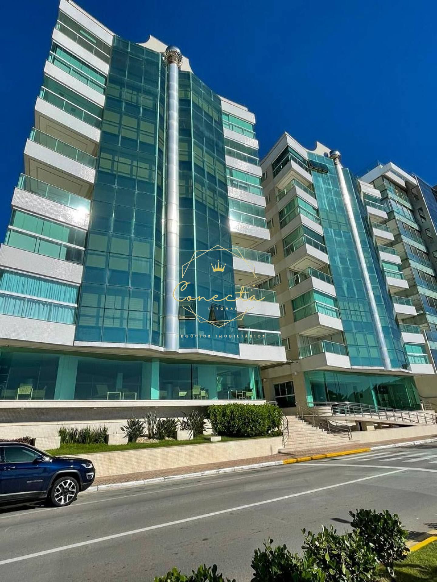 Apartamento FRENTE MAR A VENDA NO CENTRO DE ITAPEMA!!