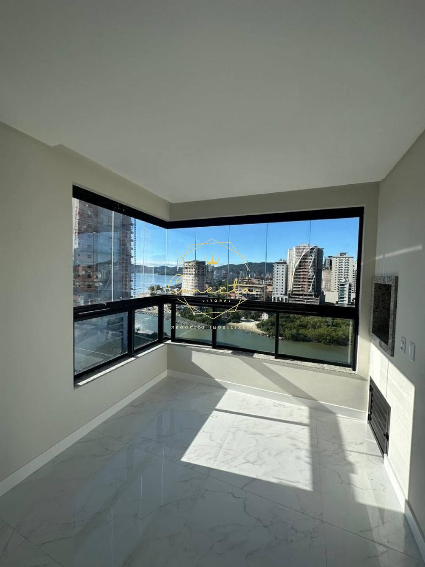 Apartamento quadra mar a venda em itapema!!