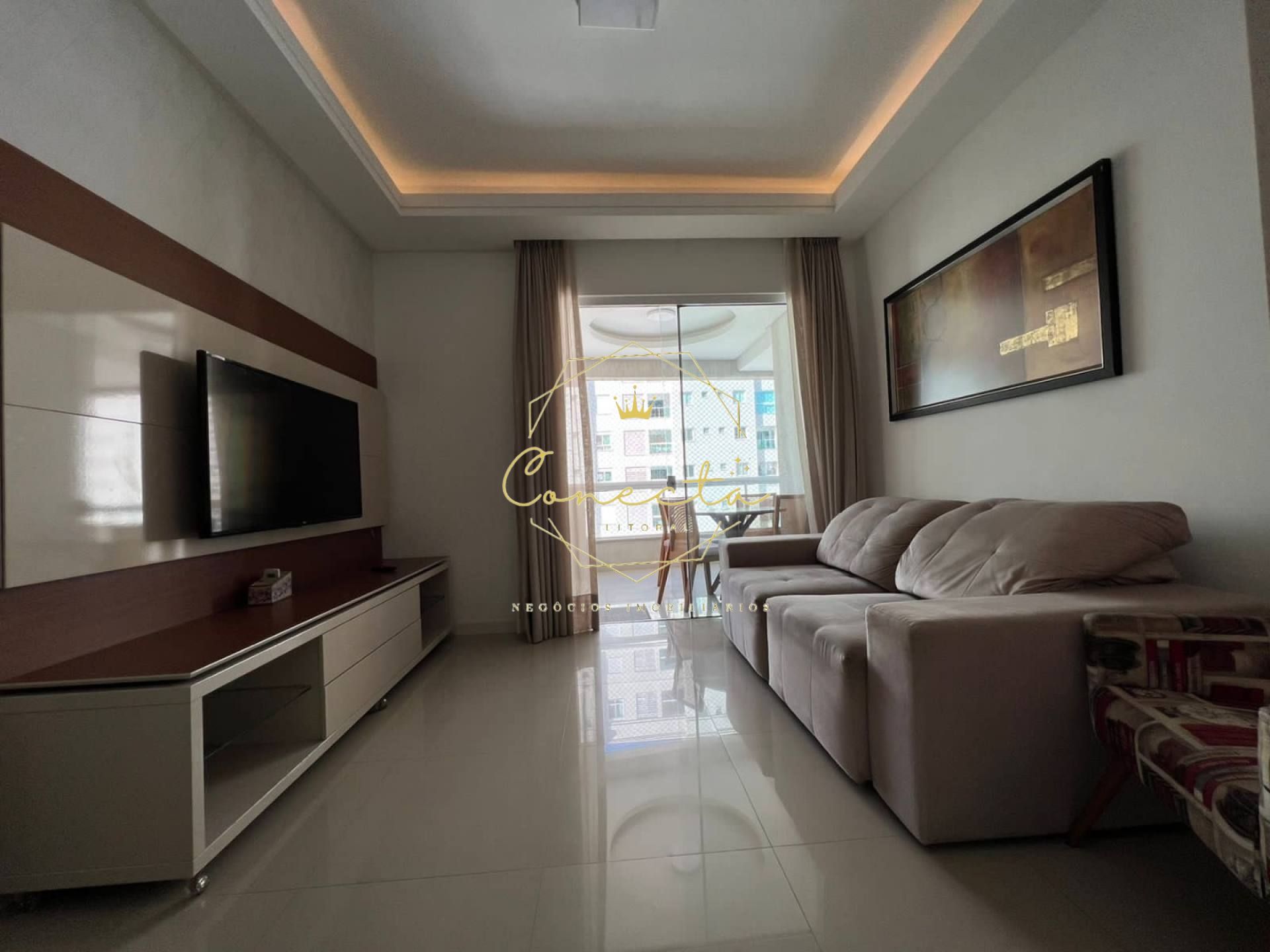 OPORTUNIDADE A VENDA NA QUADRA DO MAR RUA 277, 3 suítes finamente mobiliada, com 3 vagas individuais