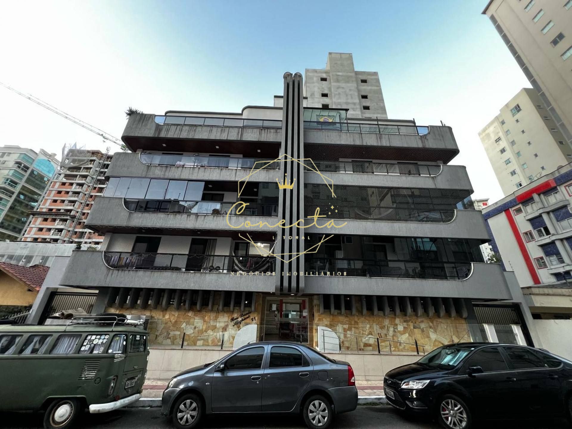 Apartamento à venda no CENTRO DE ITAPEMA!