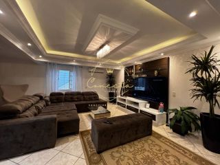 CASA A VENDA EM ÓTIMA LOCALIZAÇÃO EM BRUSQUE!!