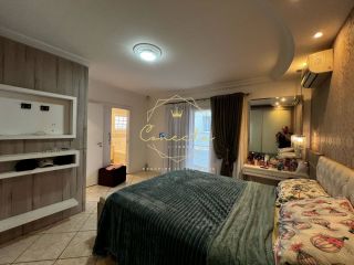 CASA A VENDA EM ÓTIMA LOCALIZAÇÃO EM BRUSQUE!!