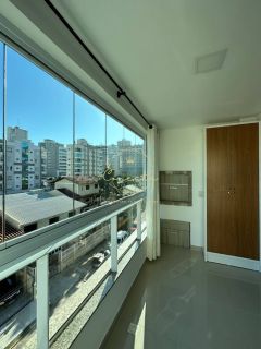 Apartamento à venda em itapema/meia praia