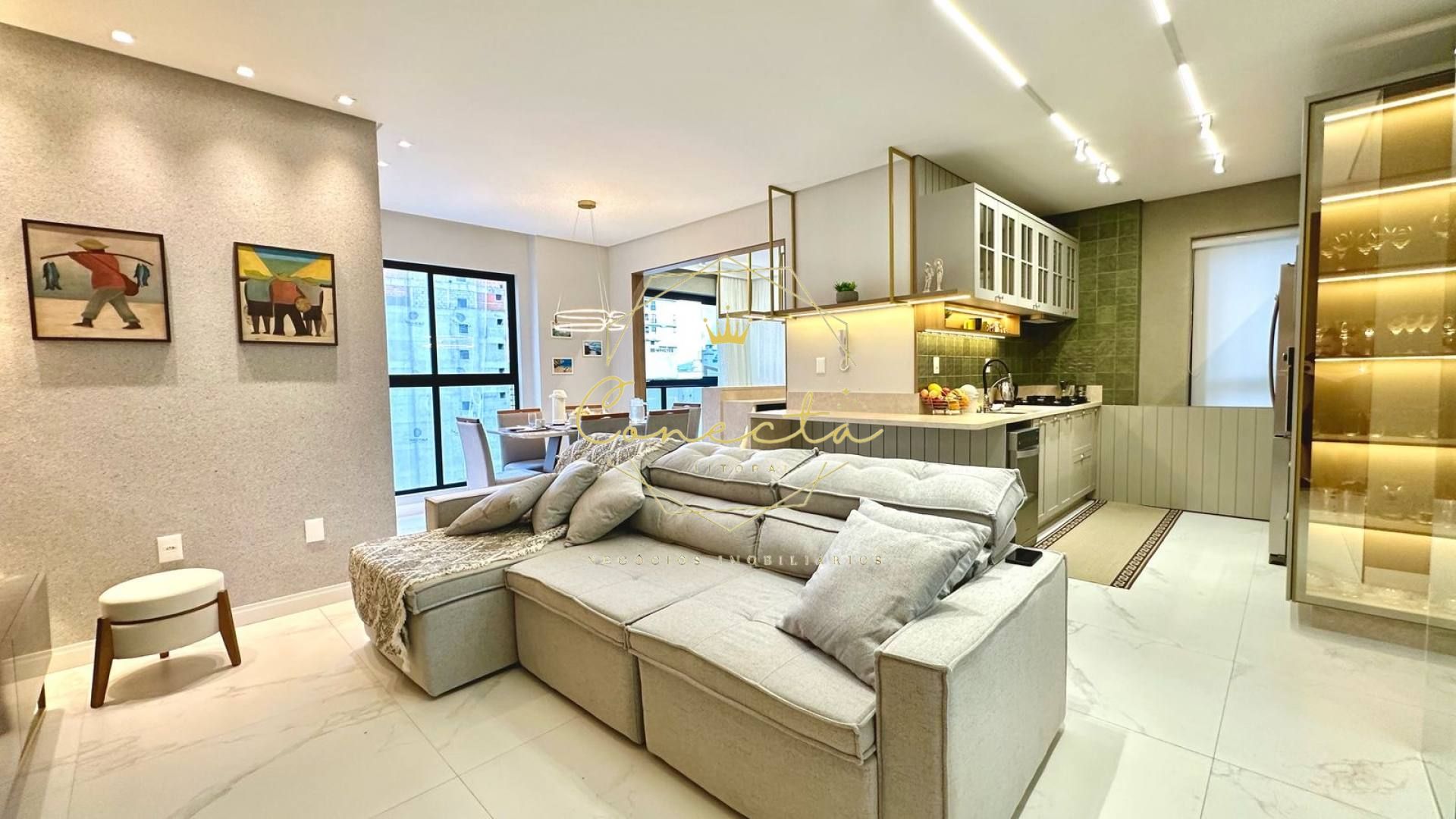 Apartamento finamente mobiliado a venda, QUADRA MAR, 3 suítes 2 vagas individuais.