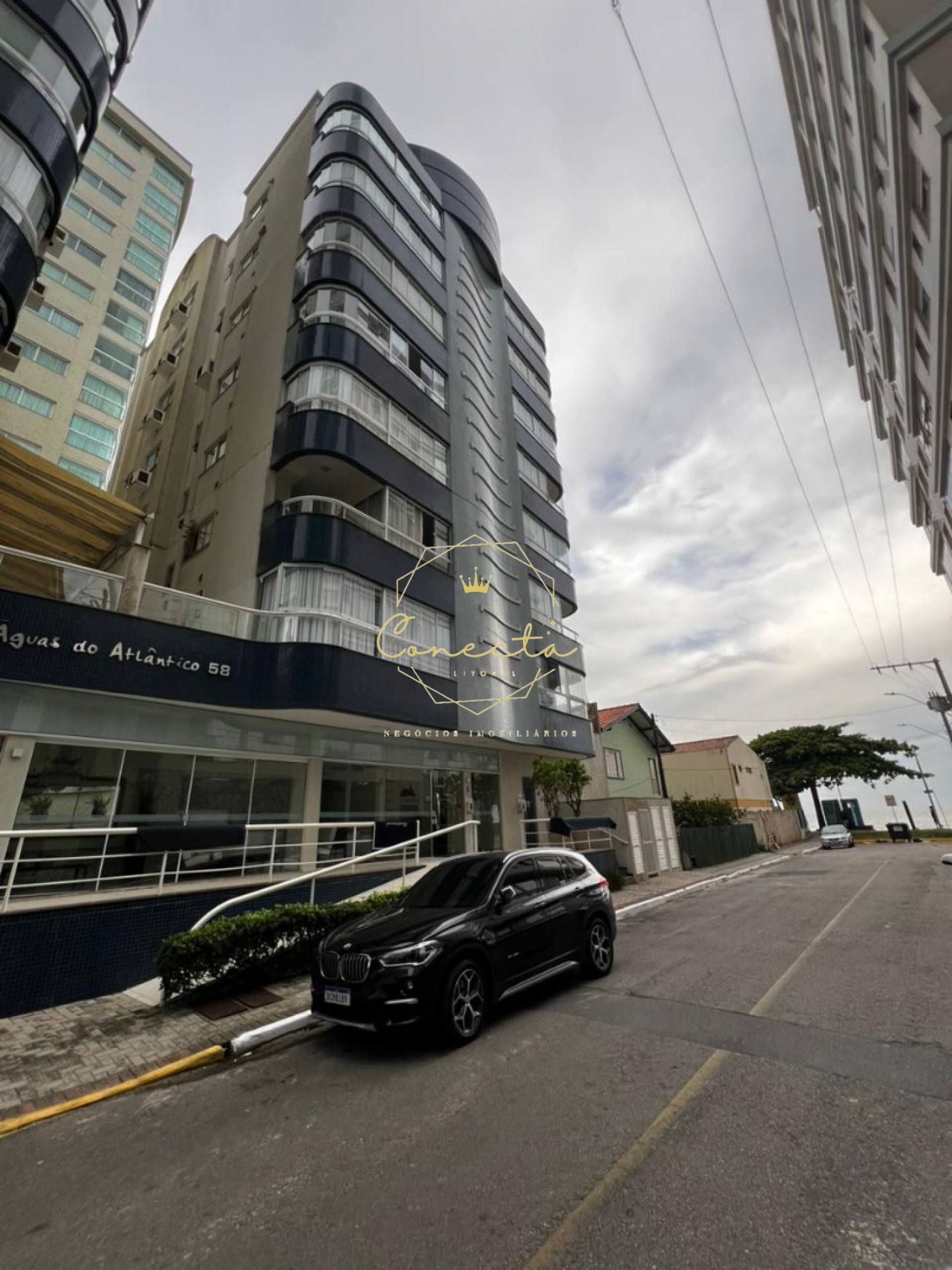 OPORTUNIDADE NA QUADRA DO MAR A VENDA! Apartamento mobiliado!