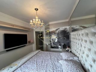 OPORTUNIDADE NA QUADRA DO MAR A VENDA! Apartamento mobiliado!