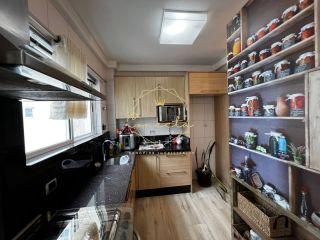 OPORTUNIDADE NA QUADRA DO MAR A VENDA! Apartamento mobiliado!