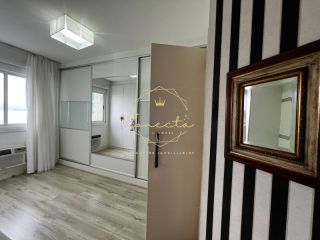 OPORTUNIDADE NA QUADRA DO MAR A VENDA! Apartamento mobiliado!