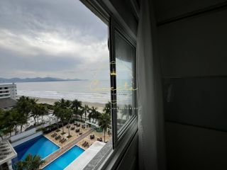 OPORTUNIDADE NA QUADRA DO MAR A VENDA! Apartamento mobiliado!