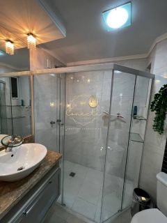OPORTUNIDADE NA QUADRA DO MAR A VENDA! Apartamento mobiliado!