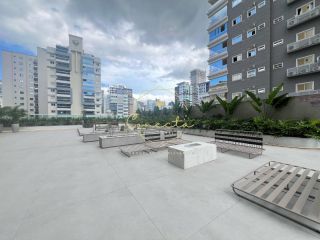 Apartamento SHOWROM A VENDA, 3 suítes, 3 vagas, 160m.