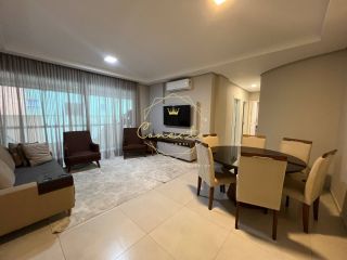 OPORTUNIDADE!! Apartamento à venda na quadra do mar!