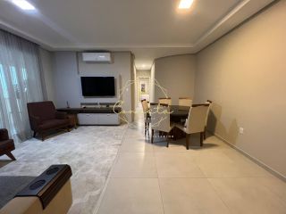 OPORTUNIDADE!! Apartamento à venda na quadra do mar!