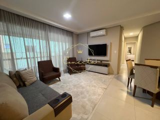 OPORTUNIDADE!! Apartamento à venda na quadra do mar!