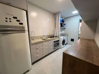 OPORTUNIDADE!! Apartamento à venda na quadra do mar!